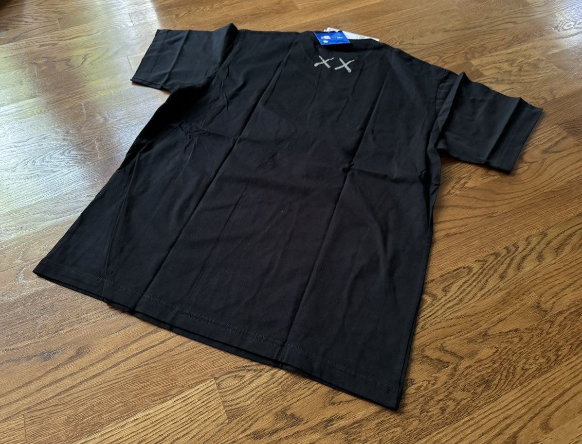 Kaws × Uniqlo Medium Kaws Changbai Mountain Tee Black Uniqlo UT T-Shirt Size US M / EU 48-50 / 2 - 7 Thumbnail