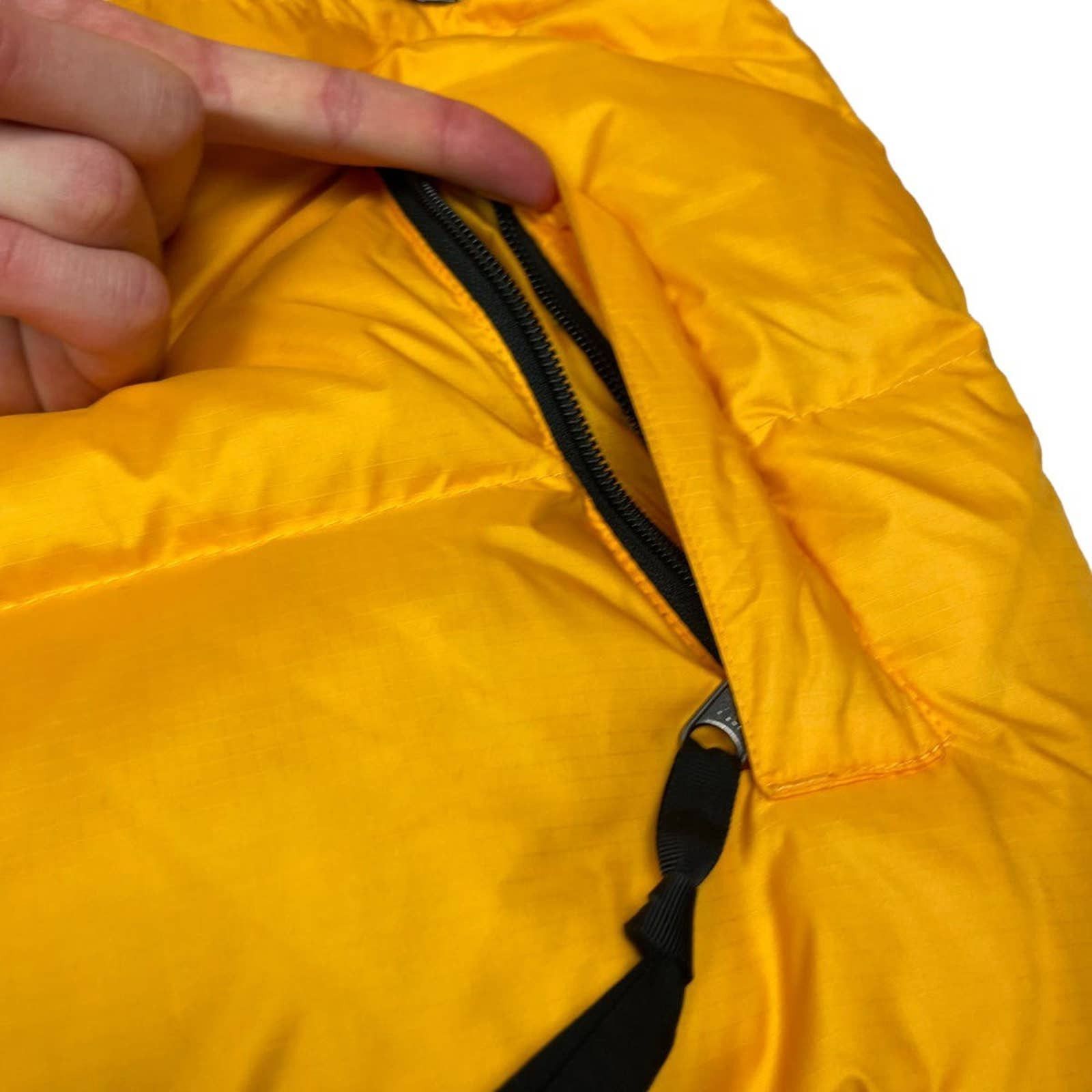 The North Face The North Face Nuptse 700 Puffer Jacket Size US L / EU 52-54 / 3 - 9 Thumbnail