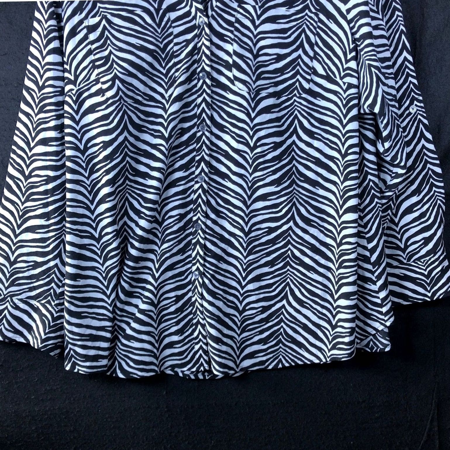 Talbots Talbots Womens Shirt Black White Zebra Button Down Long Sleeve Collared 16WP Size XXL / US 16-18 / IT 52-54 - 3 Thumbnail