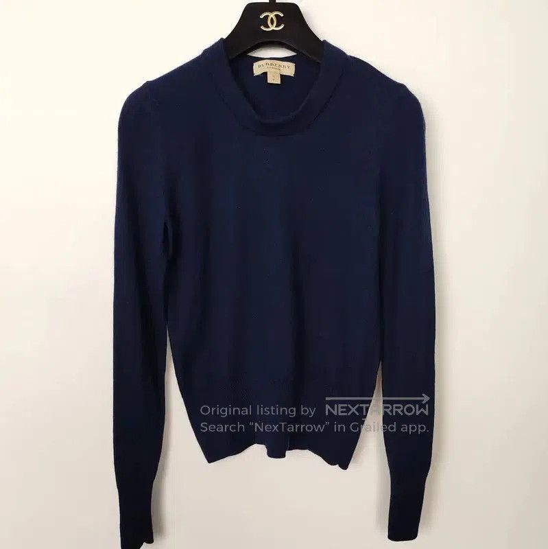 Burberry Burberry Women's Knit Sweater in Navy Wool. Size S / US 4 / IT 40 - 1 Thumbnail