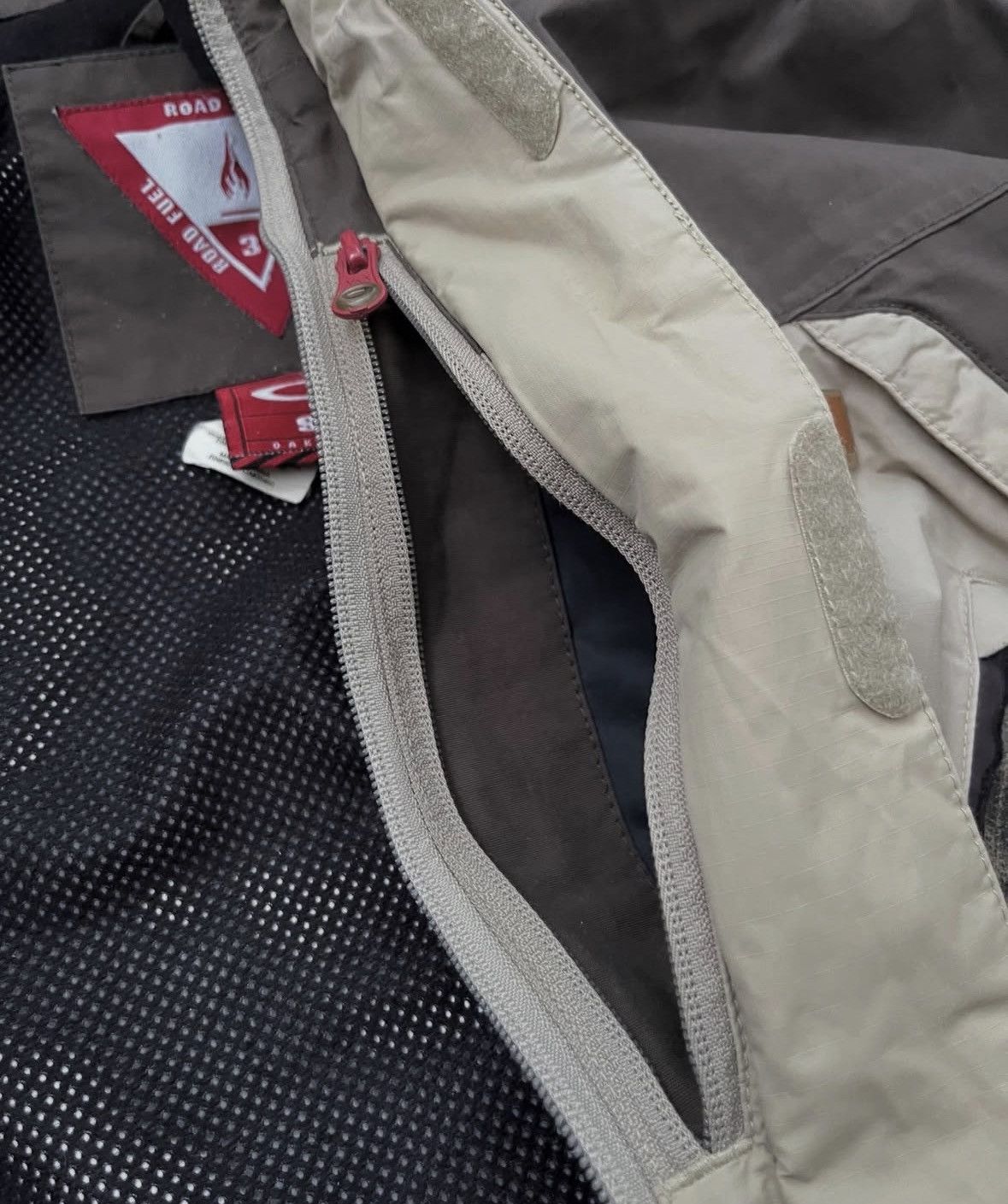 Oakley ✅CRAZY OAKLEY JACKET ✅🔥 Size US L / EU 52-54 / 3 - 9 Thumbnail