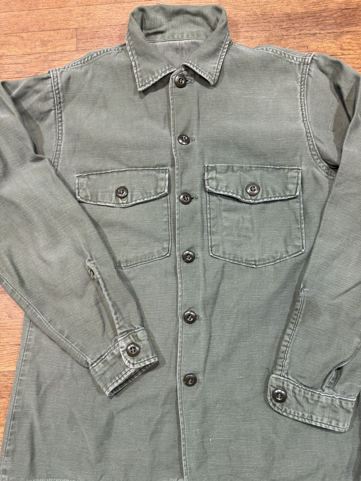 Vintage Vintage Army Green Button Up Shirt Size US S / EU 44-46 / 1 - 3 Thumbnail
