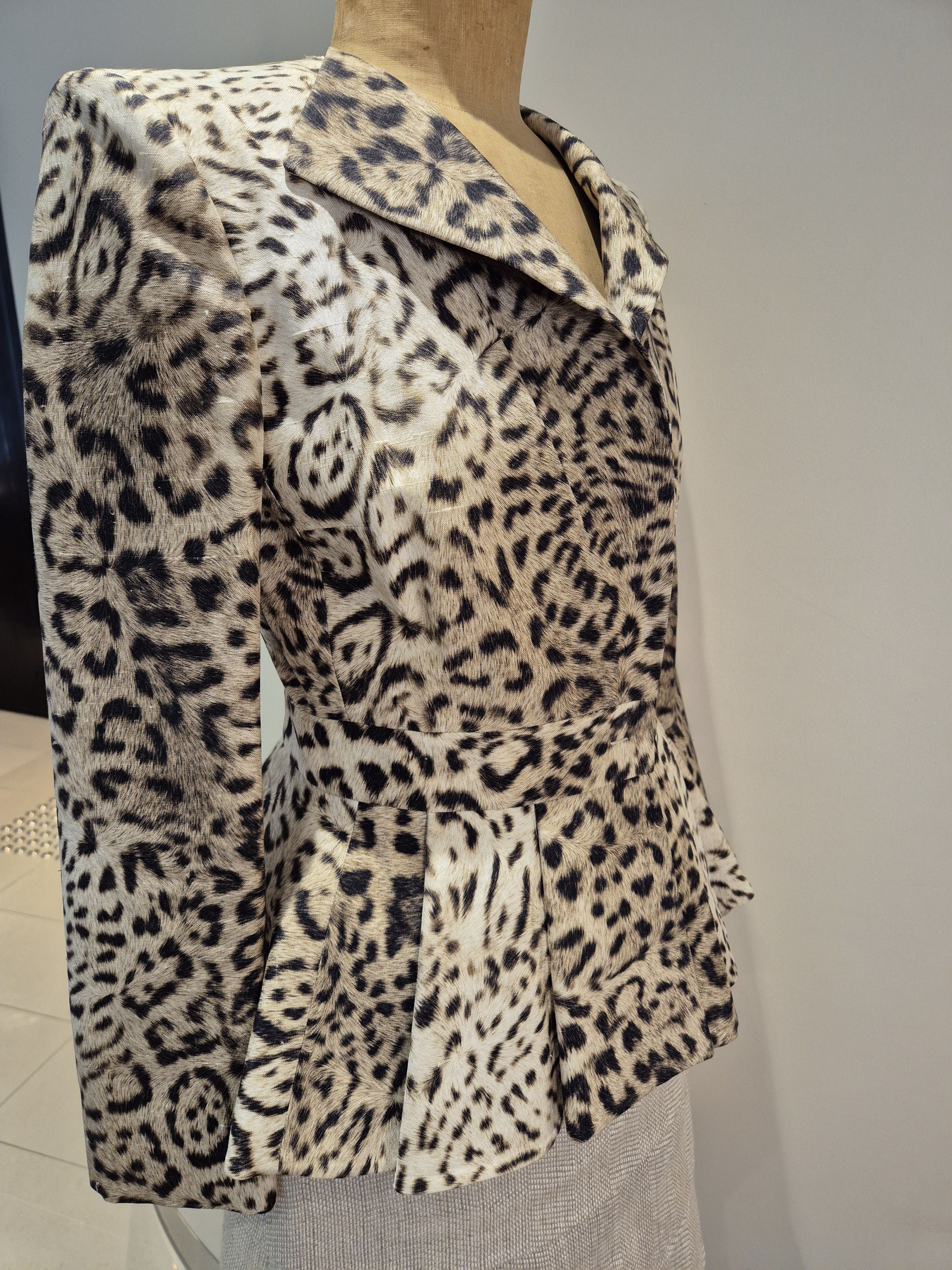Giambattista Valli Giambattista Valli ocelot printed silk peplum jacket Size XS / US 0-2 / IT 36-38 - 4 Thumbnail