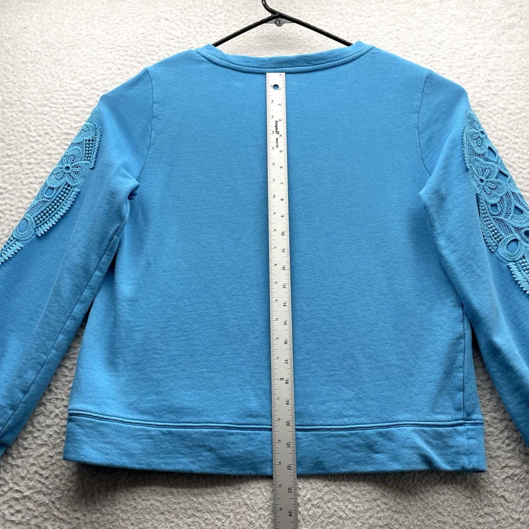 Lilly Pulitzer Lilly Pulitzer Sweatshirt Womens Medium Turquoise Crew Neck Lacey Eyelet Rooney Size M / US 6-8 / IT 42-44 - 5 Thumbnail
