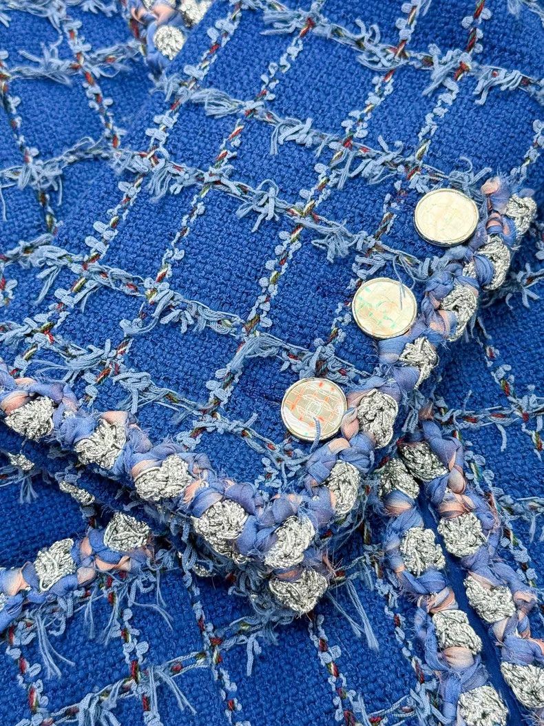 Chanel Chanel Plaid four-pocket tweed long-sleeved jacket Size XS / US 0-2 / IT 36-38 - 4 Thumbnail