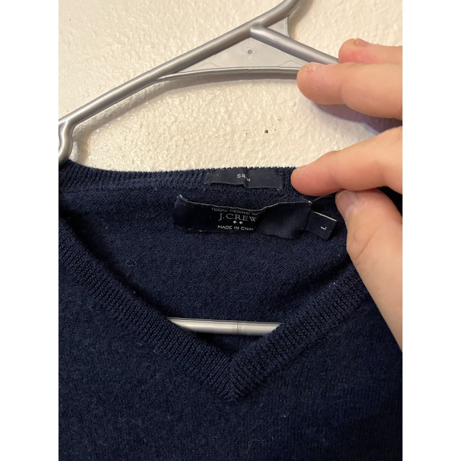 J.Crew J.CREW Sweater Mens Size L Slim Merino Wool Blue V-Neck Pullover 03795 Size US L / EU 52-54 / 3 - 4 Thumbnail