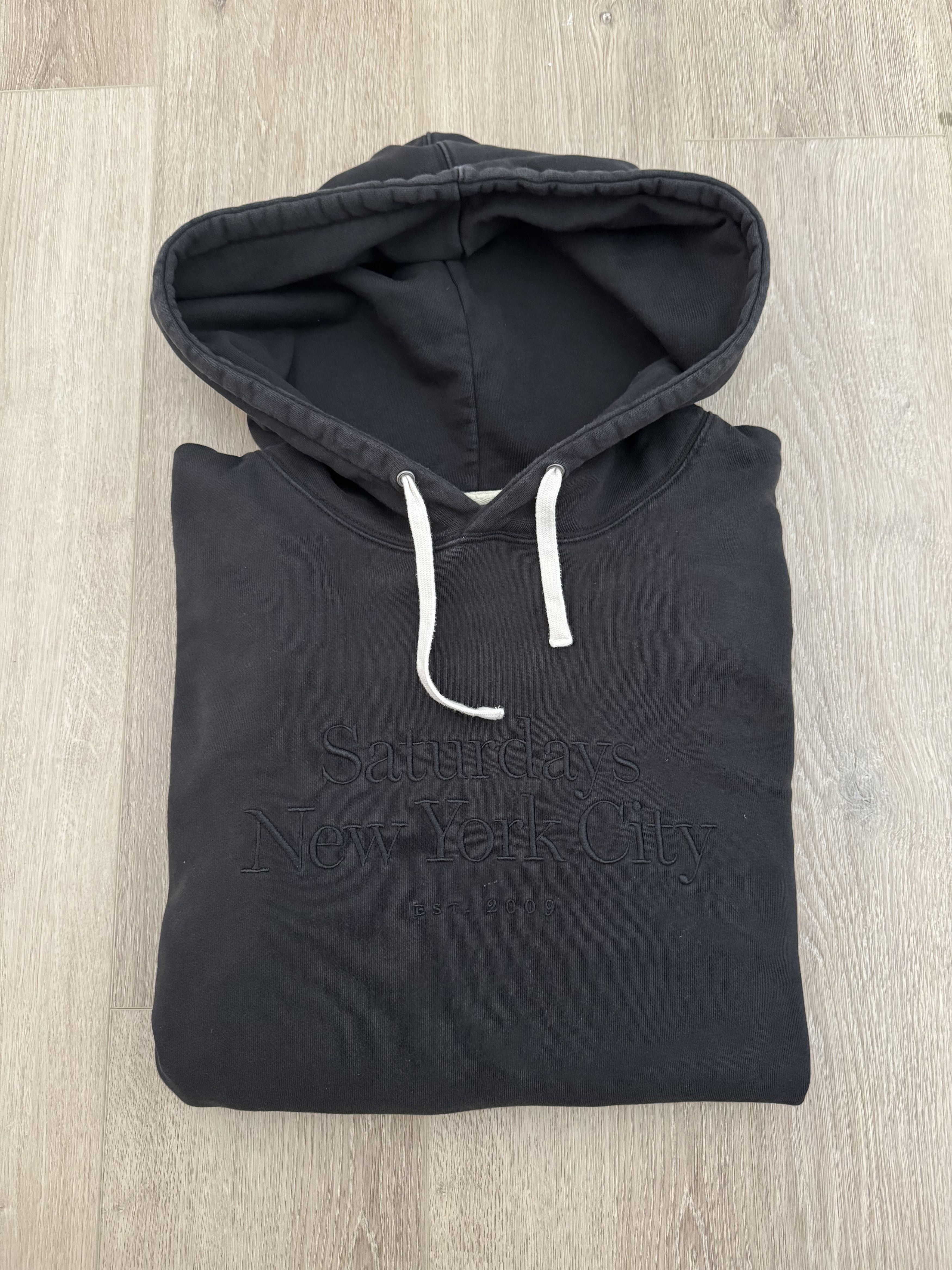 Saturdays NYC EMBROIDERED SPELLOUT BLACKOUT HOODIE / SATURDAYS NYC Size US XL / EU 56 / 4 - 1 Thumbnail
