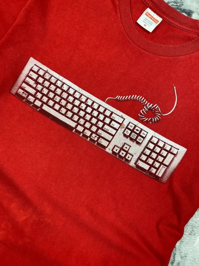 Supreme Supreme Keyboard Tee Big Logo Size US M / EU 48-50 / 2 - 2 Thumbnail