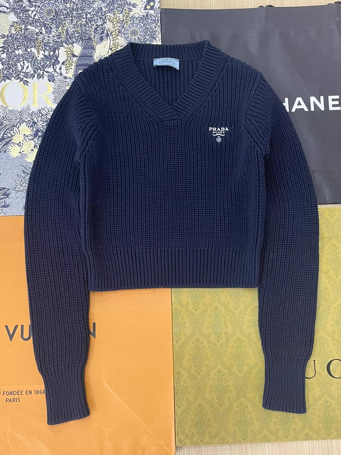 Prada Prada Navy Blue Logo Knit Sweater Size 42 Size M / US 6-8 / IT 42-44 - 1 Thumbnail
