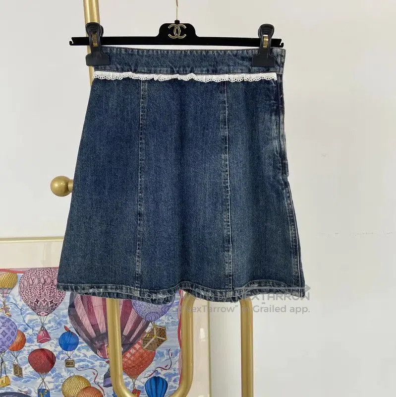 Miu Miu Miu Miu Denim Skirt with Lace Trim . Size 26" / US 2 / IT 38 - 1 Thumbnail