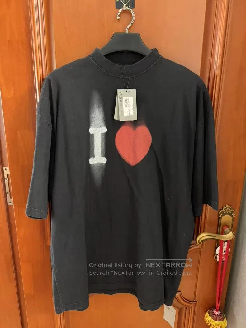 Balenciaga Balenciaga Valentine's Day limited edition heart short-sle Size US M / EU 48-50 / 2 - 1 Thumbnail
