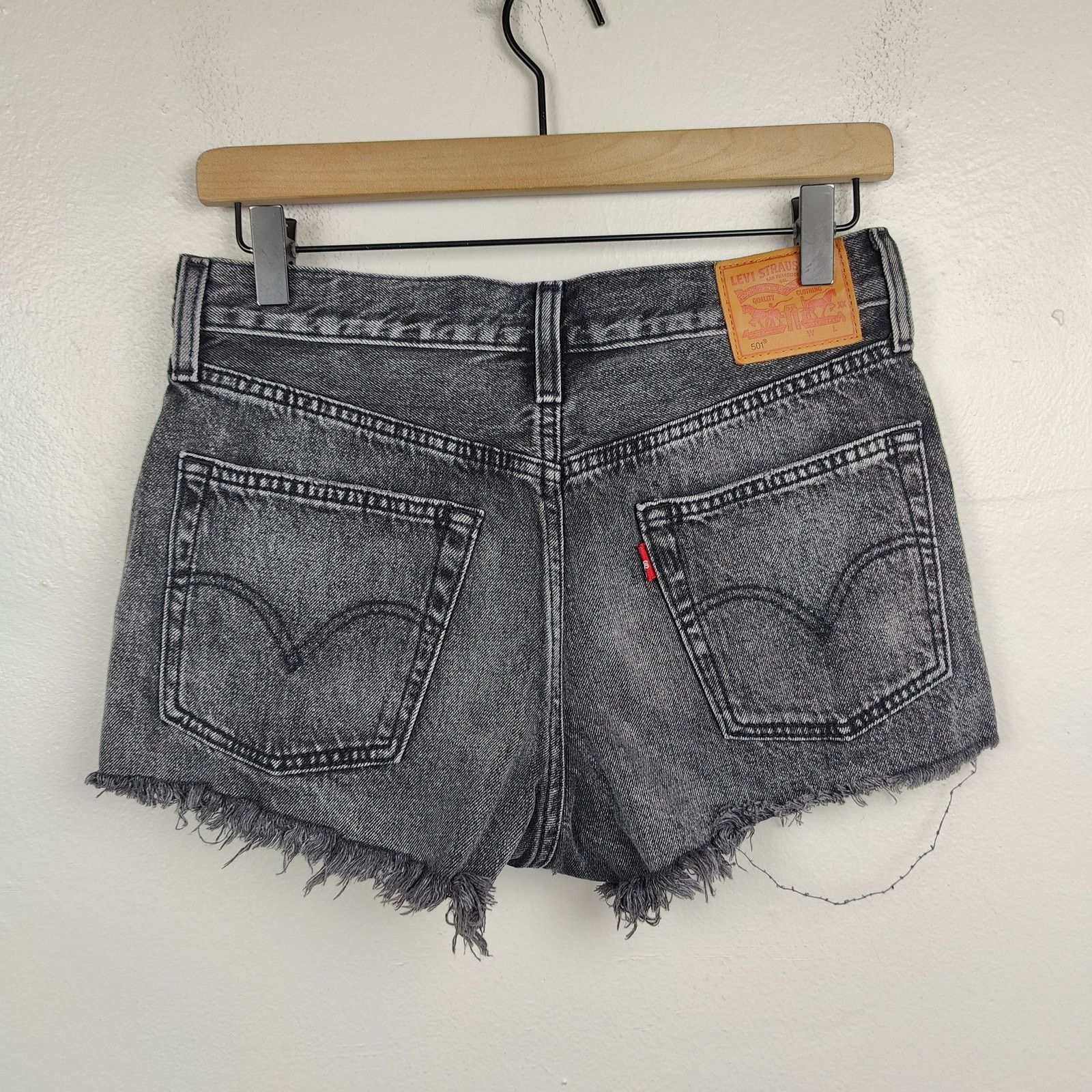 Levi's Levi's 501 Denim Shorts Womens 27 Trashed Black Button Fly Size 27" / US 4 / IT 40 - 6 Thumbnail