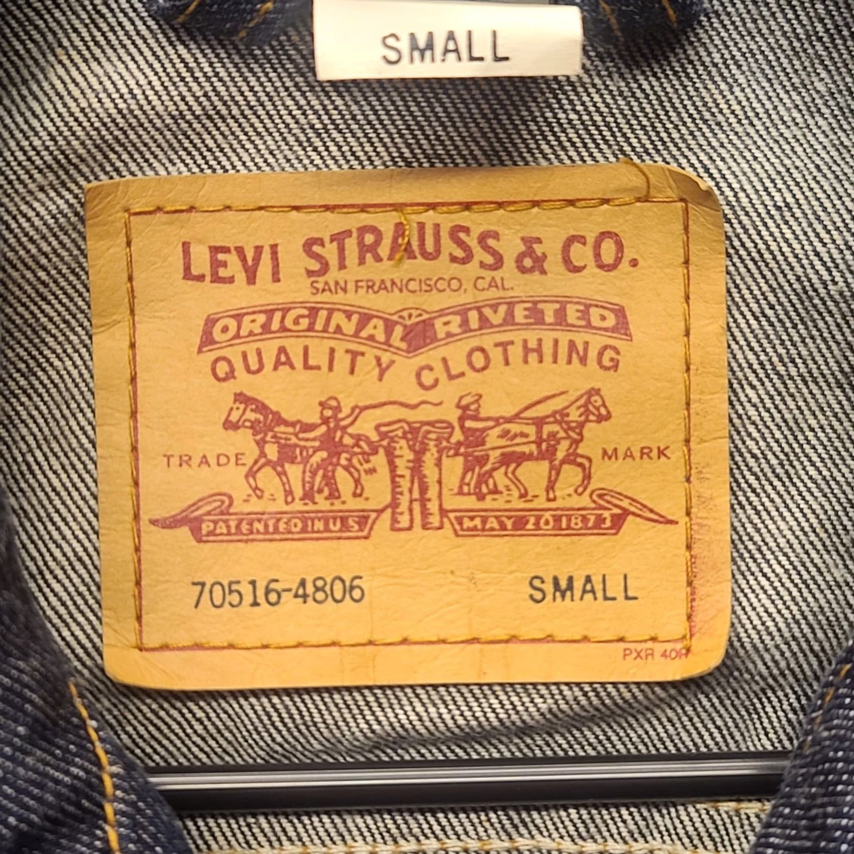 Levi's VINTAGE Levi's Trucker Jacket Womens Small 70516-4806 Denim Blue Long Sleeve Button Cotton 80s 90s Retro Fits Regular Womens Jacket Size S / US 4 / IT 40 - 2 Thumbnail