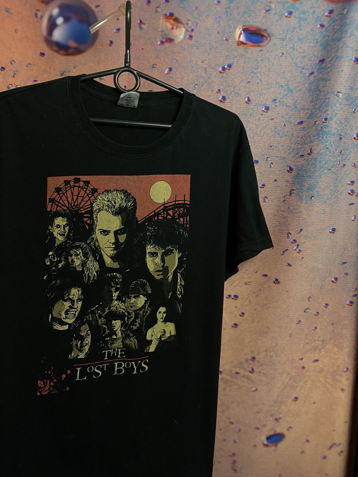 Vintage Vintage The lost boys streetwear movie tee Size US M / EU 48-50 / 2 - 2 Thumbnail