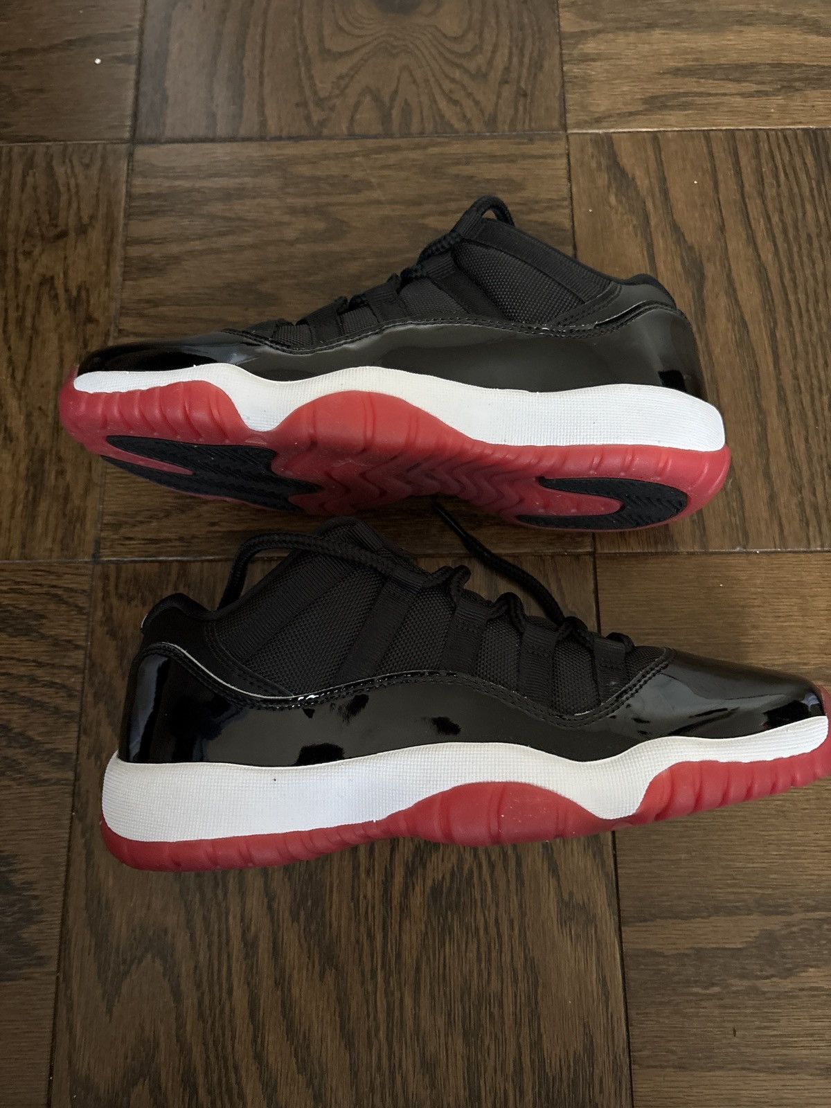 Jordan Brand Air Jordan 11 Retro Low (GS) Size US 7 / EU 40 - 2 Thumbnail