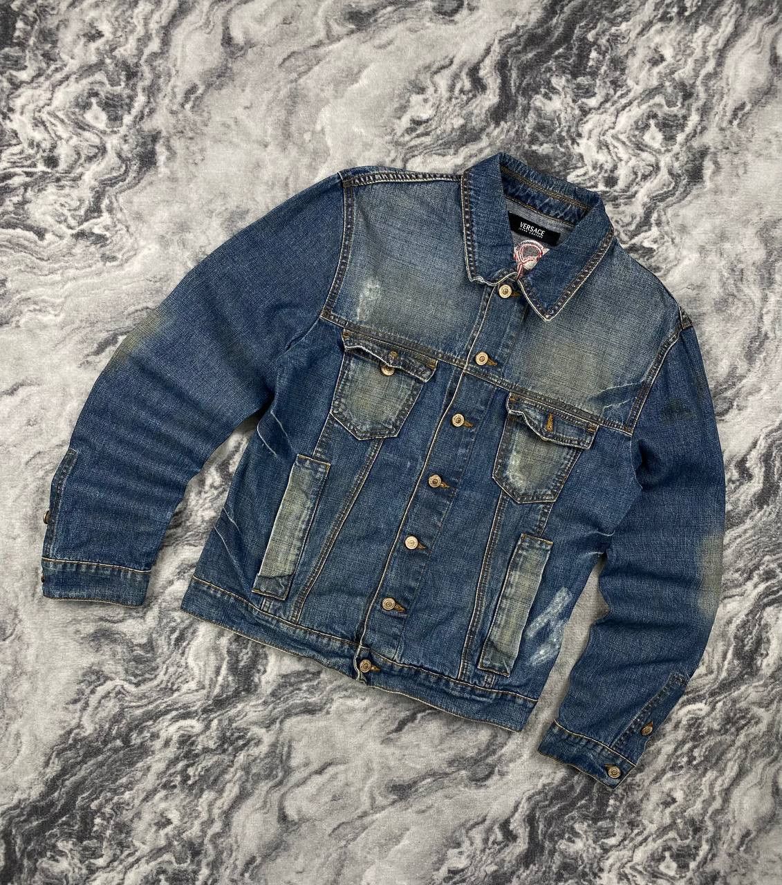 Versace Vintage Versace Jeans Couture Denim Jacket Big Logo Women Size M / US 6-8 / IT 42-44 - 4 Thumbnail