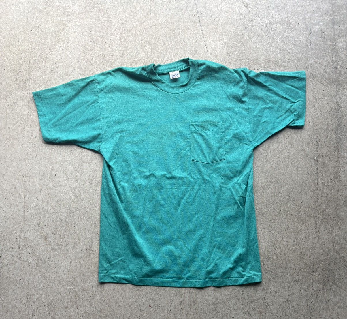 Vintage Vintage 1980's Turquoise Pocket T-Shirt Size US XL / EU 56 / 4 - 1 Thumbnail