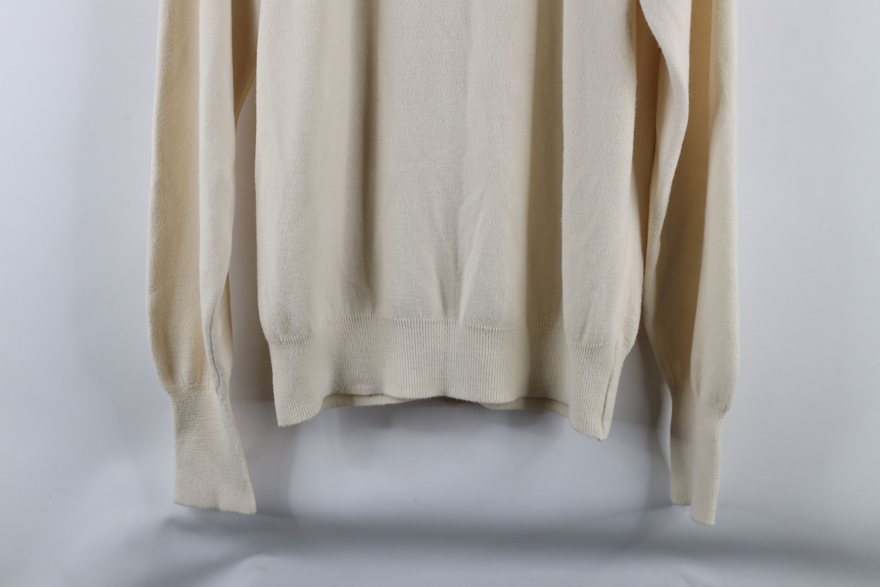 Vintage Vintage 70s Streetwear Knit V-Neck Sweater Cream USA Acrylic Size US L / EU 52-54 / 3 - 8 Thumbnail