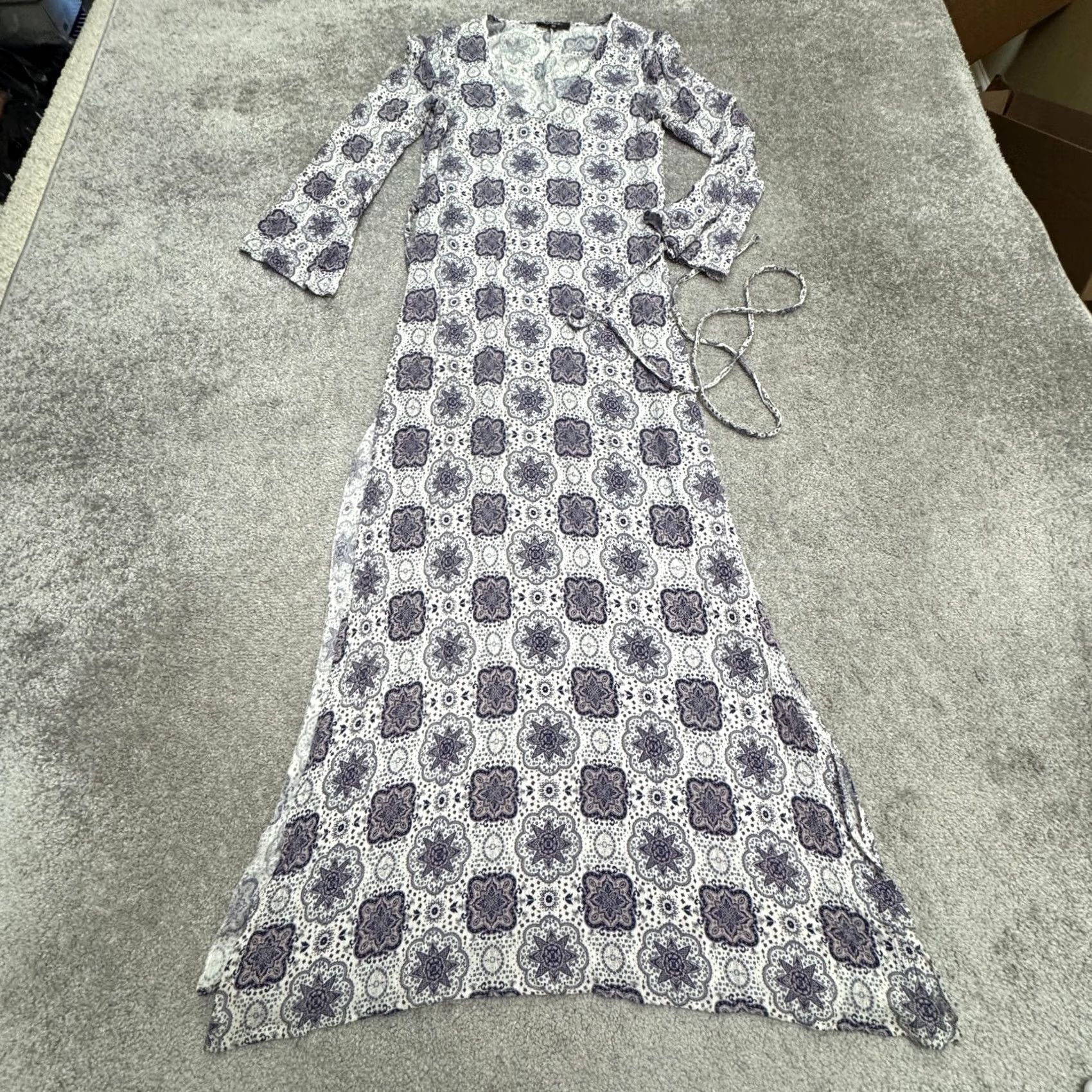 Lulus Lulus Medallion Boho Bell Long Sleeve Maxi Dress Womens XS Blue White High Slit Size XS / US 0-2 / IT 36-38 - 2 Thumbnail