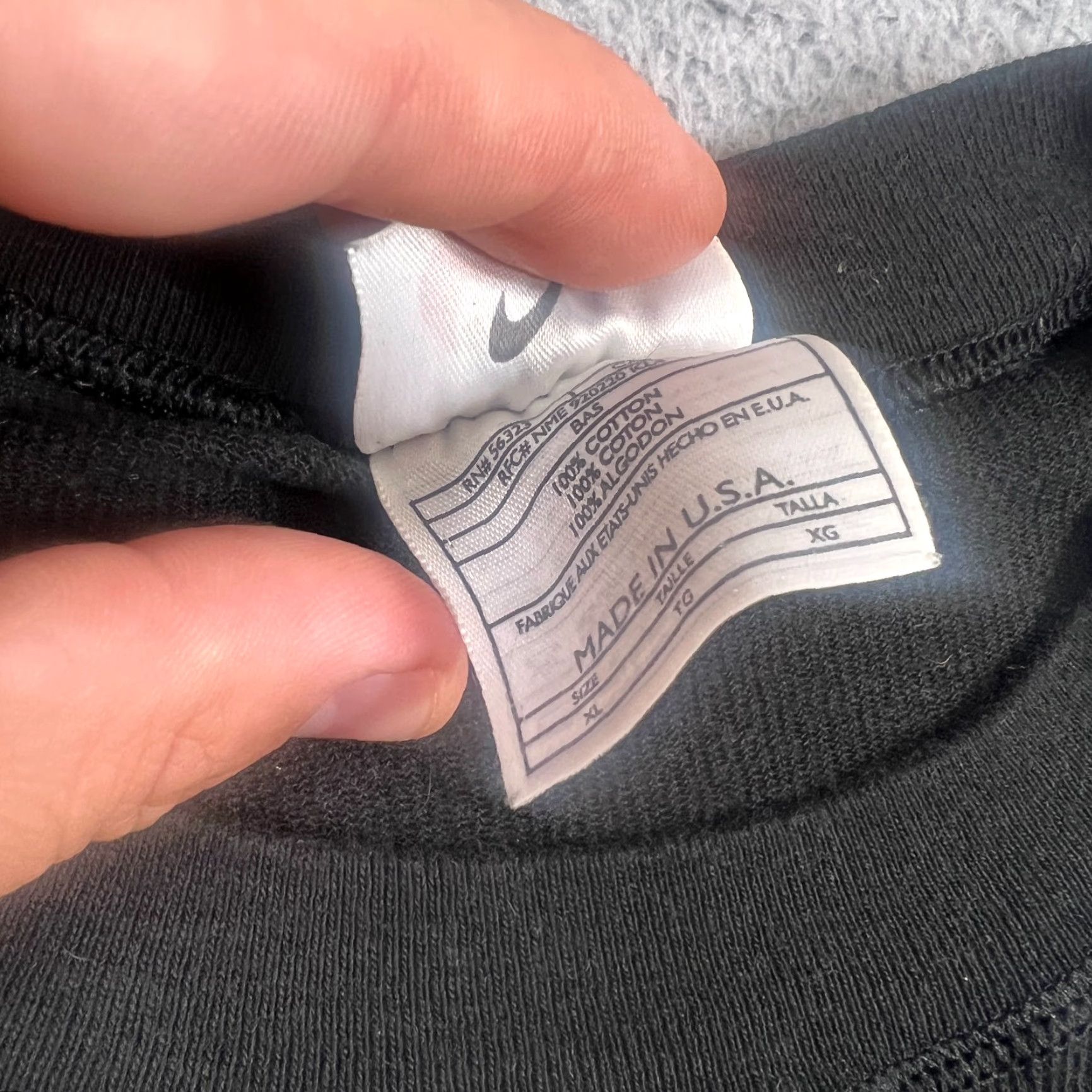 Nike VINTAGE Nike Shirt XL Black Heavy Knit 90s Swoosh Tee Mens Size US XL / EU 56 / 4 - 5 Thumbnail
