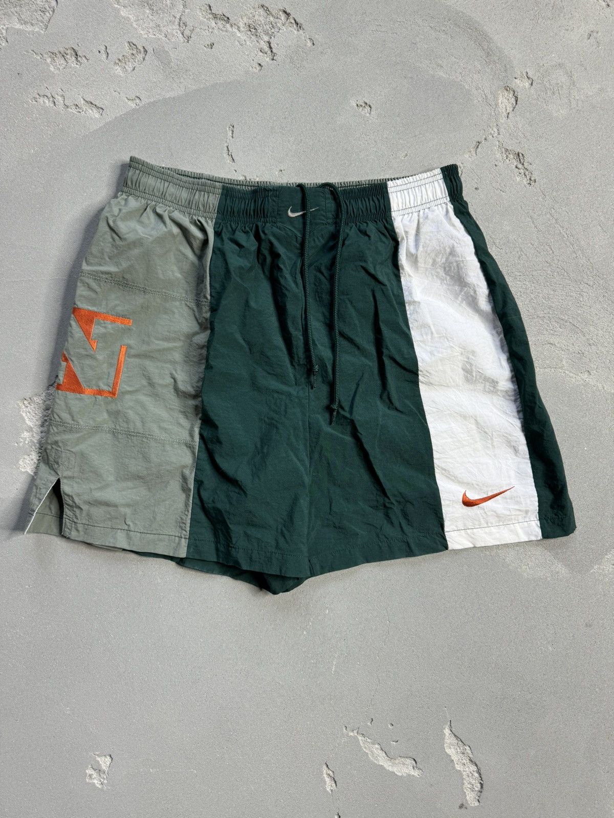 Nike × Vintage Vintage 90s Nike Embroidered Swoosh Shorts L Rare Size US 34 / EU 50 - 1 Thumbnail