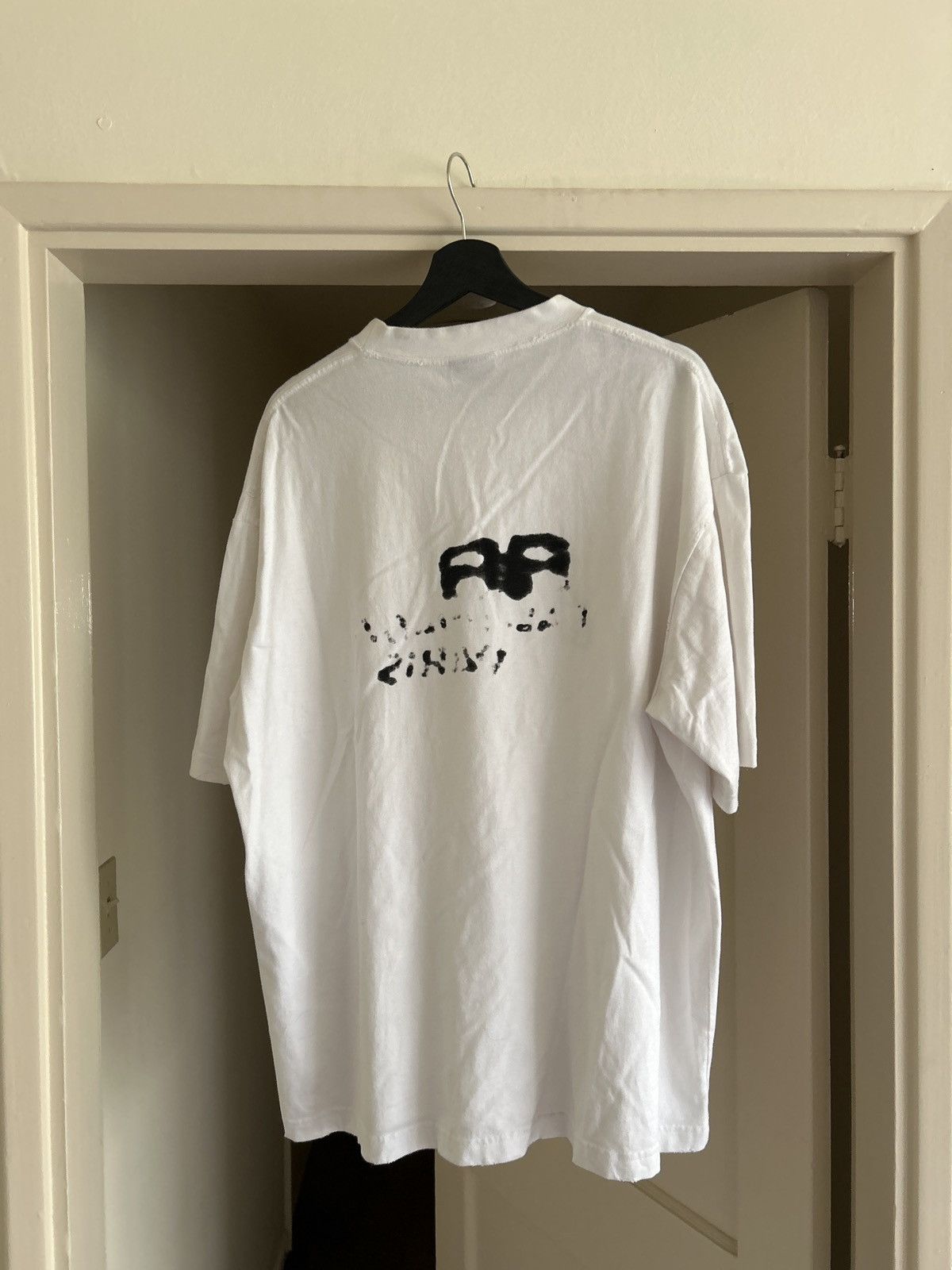 Balenciaga Balenciaga spray paint tee Size US XL / EU 56 / 4 - 2 Thumbnail