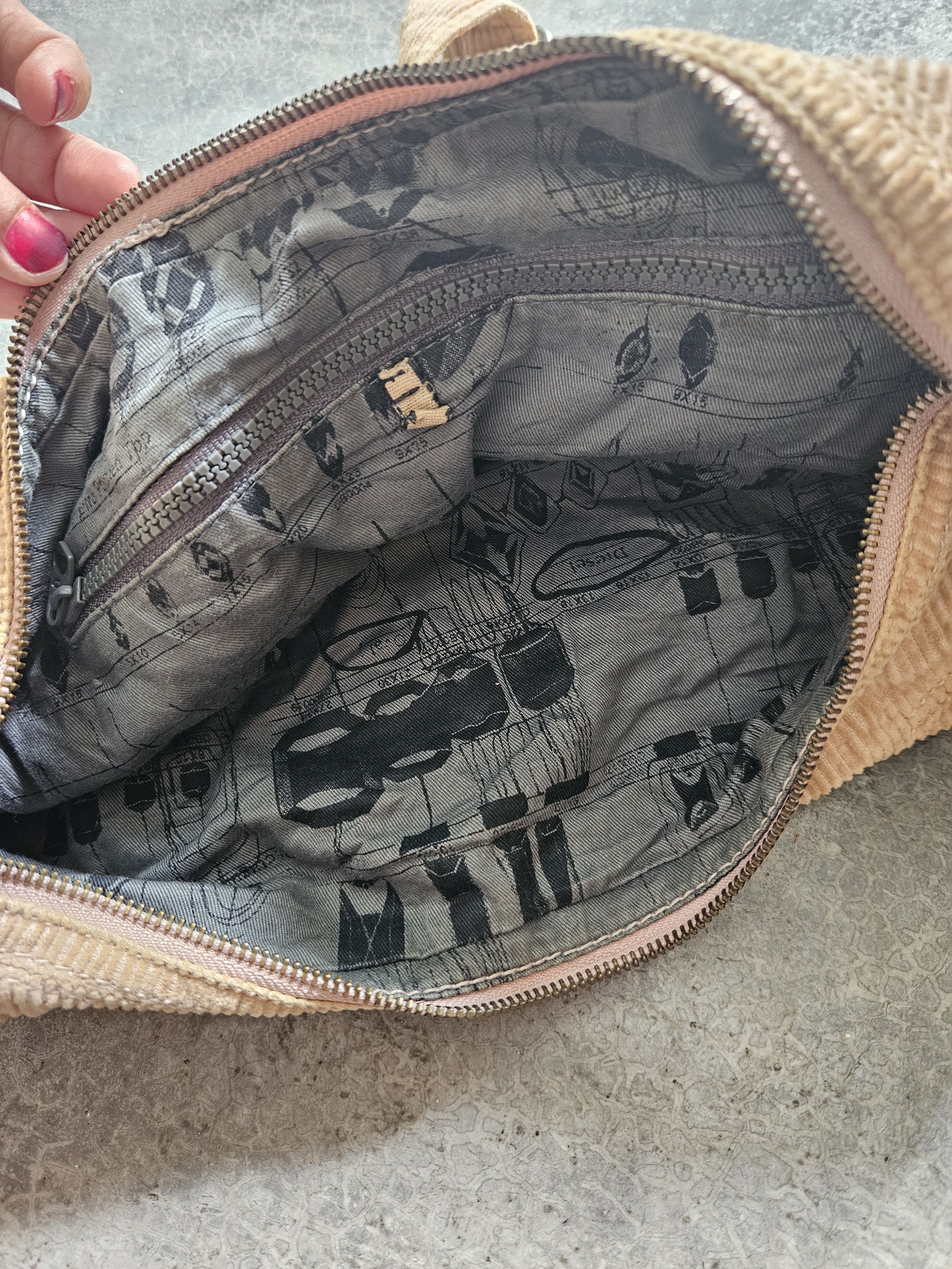Diesel VTG DIESEL banana corduroy bag Size ONE SIZE - 5 Thumbnail