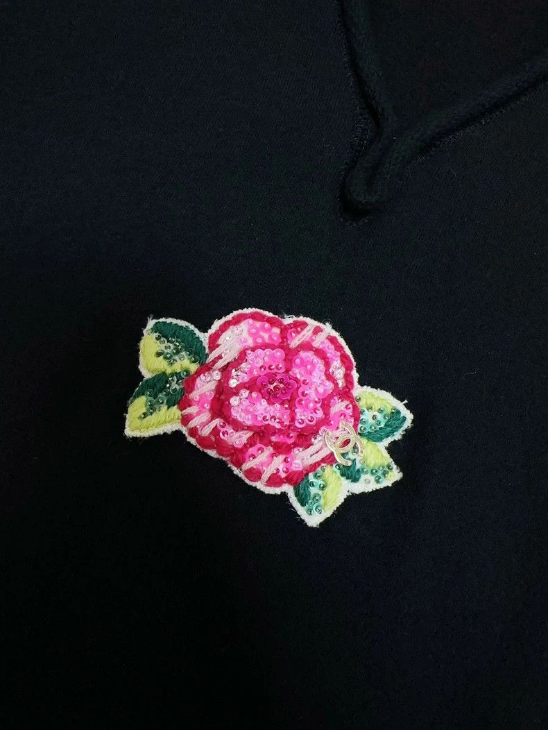 Chanel Chanel Black V-neck flower embroidery short sleeves Size XXS / US 00 / IT 34 - 3 Thumbnail