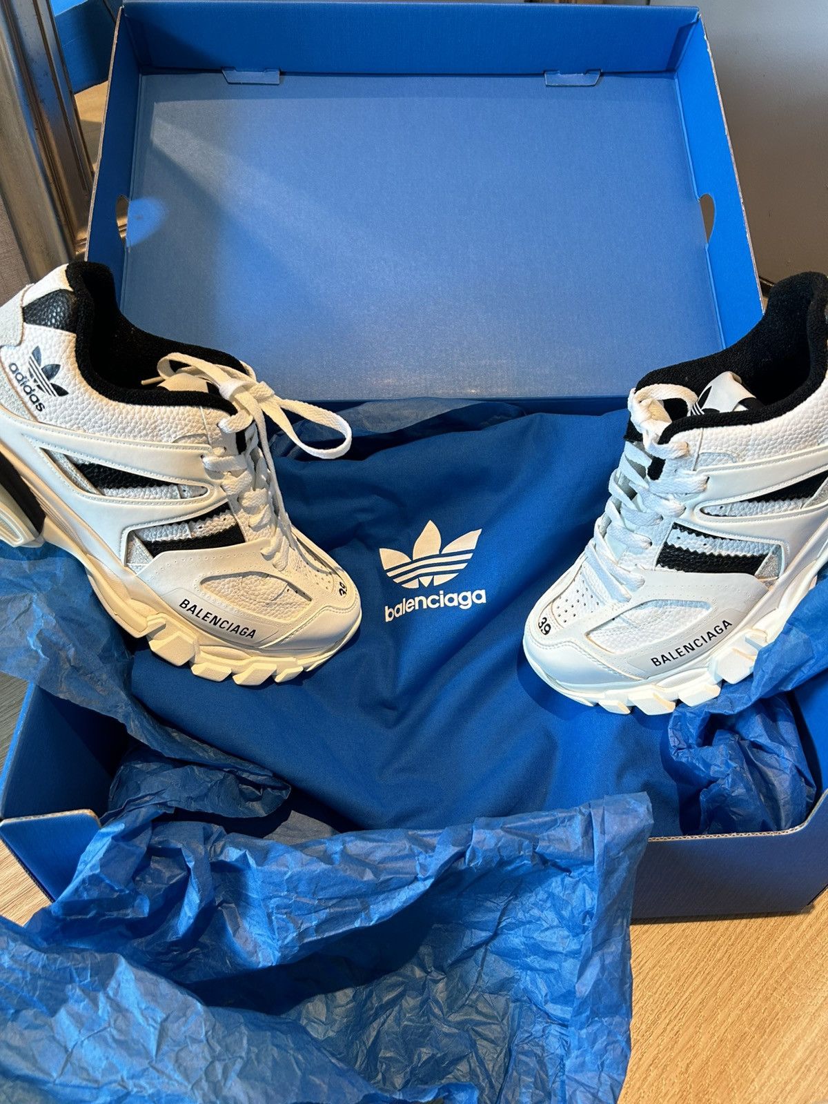 Adidas × Balenciaga Balenciaga Adidas Track Forum Size US 6 / EU 39 - 9 Thumbnail