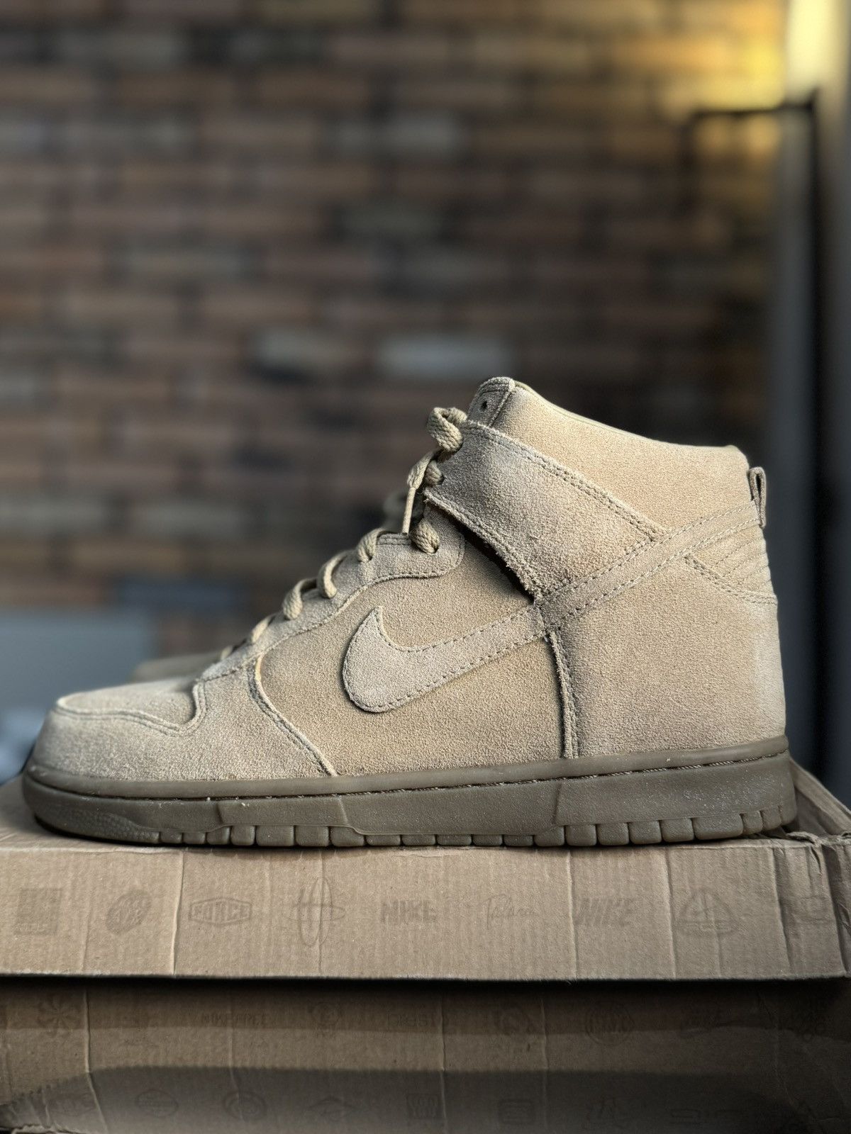 A.P.C. × Nike SS08 NEW DUNK HIGH SP HAY / HAY SUEDE Size US 10 / EU 43 - 3 Thumbnail