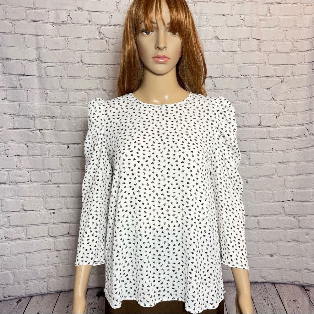 Vince Camuto NWT New Vince Camuto Puff Sleeve Ivory Black Floral Top Blo Size XS / US 0-2 / IT 36-38 - 1 Thumbnail