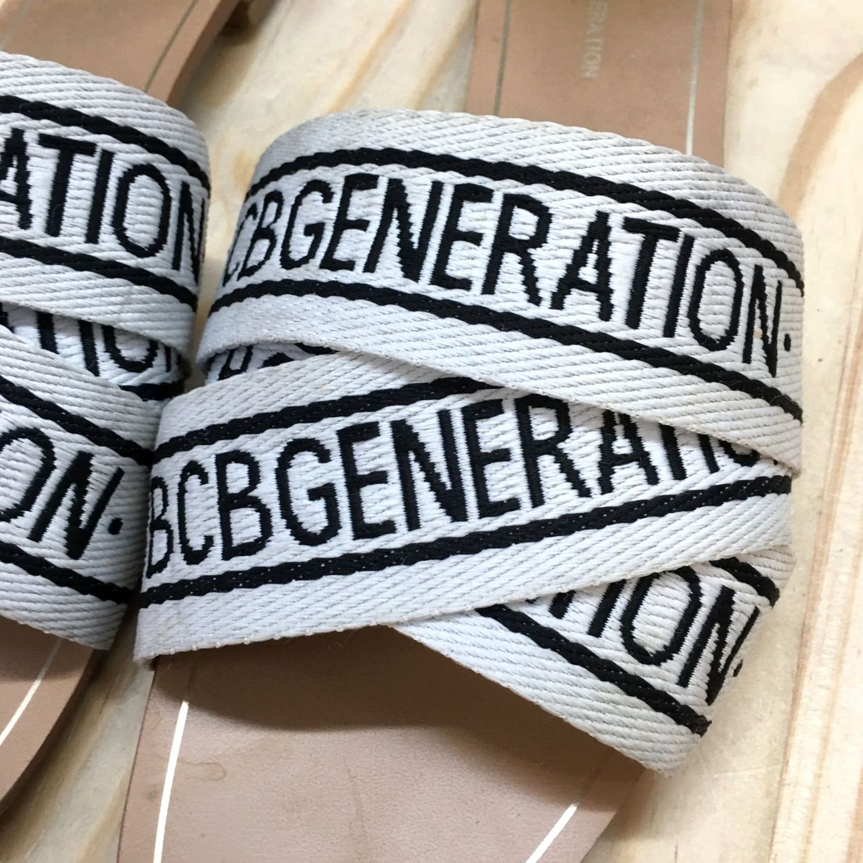 BCBGeneration BCBGeneration Sandals Womens 9M Krista Slide White Slip On Open Toe Casual Flats Size US 9 / IT 39 - 6 Thumbnail