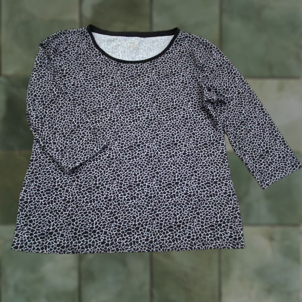Talbots Talbots Womens Black White Giraffe Print Sweater Large 3/4 Sleeves Soft Ladies Size L / US 10 / IT 46 - 1 Thumbnail