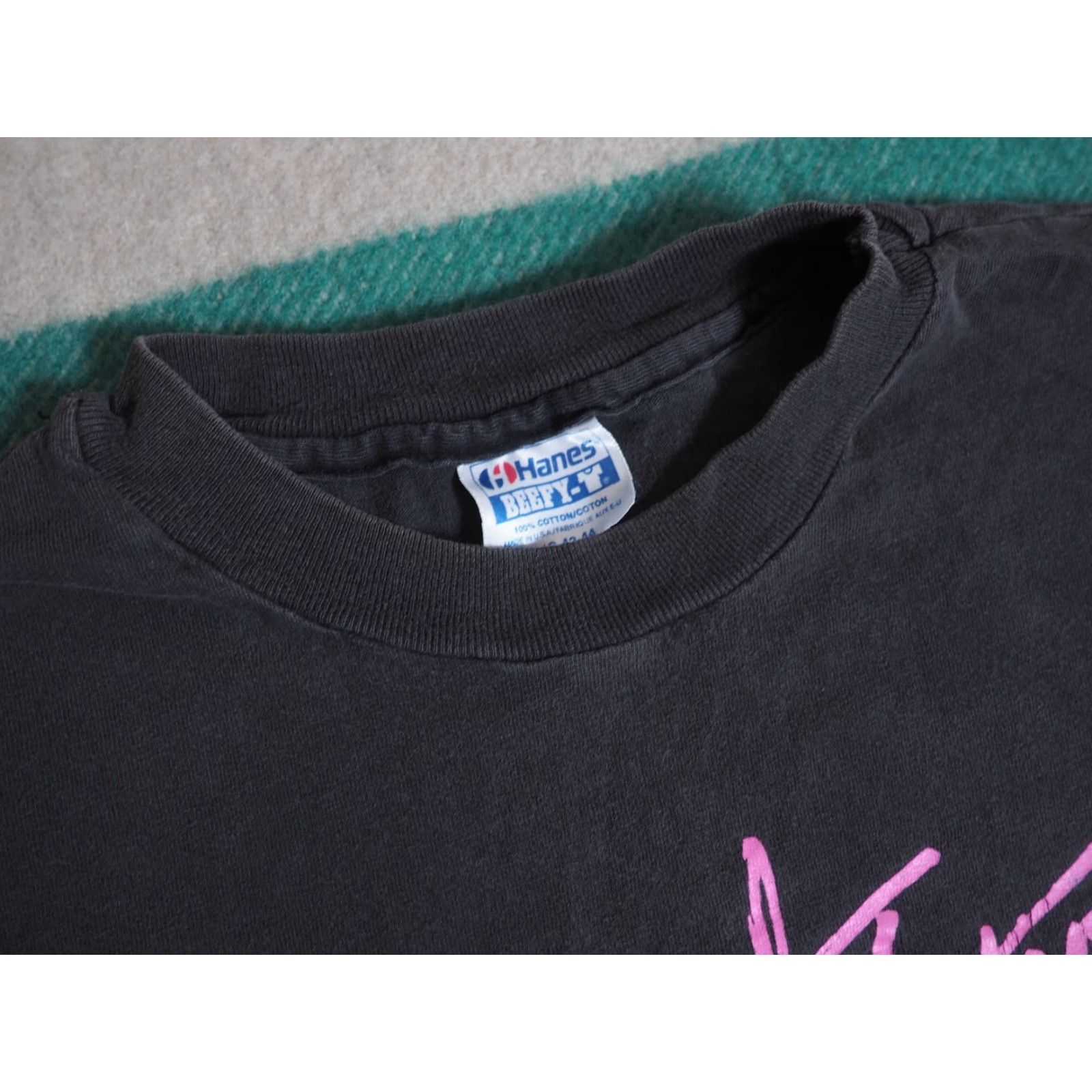 Hanes VTG 80s 90s Hanes San Mateo CA Food Black Faded Grunge Art USA Tee T-Shirt M Shirt Grunge Hanes Black 1980s Unisex Cotton Graphic Tee USA M Size US M / EU 48-50 / 2 - 4 Thumbnail