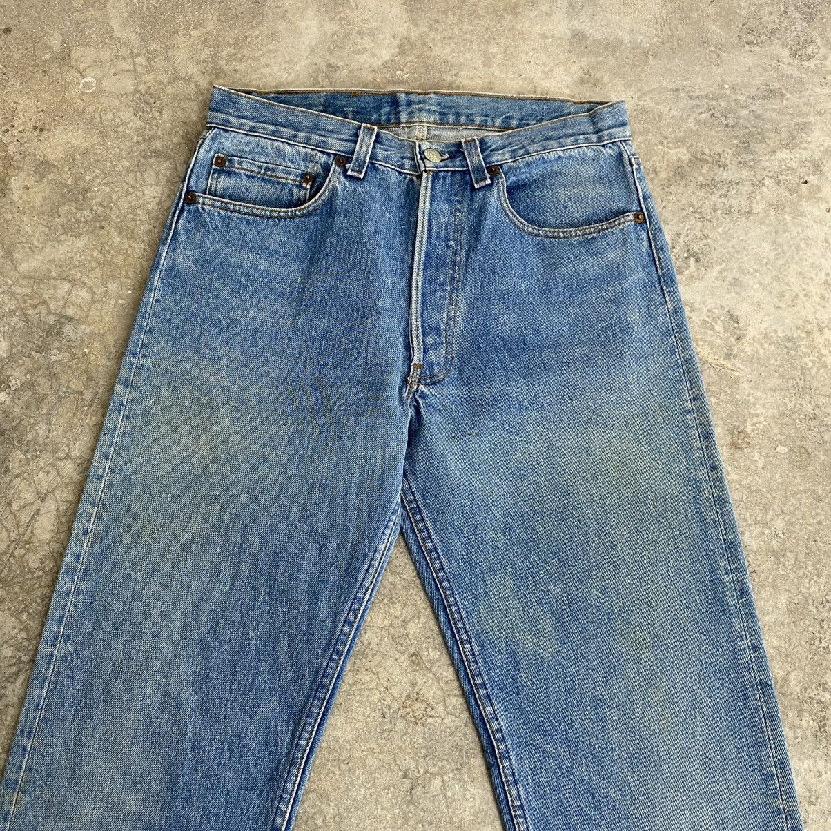 Levi's Vintage 80’s Levis 501 Faded Stonewashed Blue Jeans Size US 30 / EU 46 - 2 Thumbnail