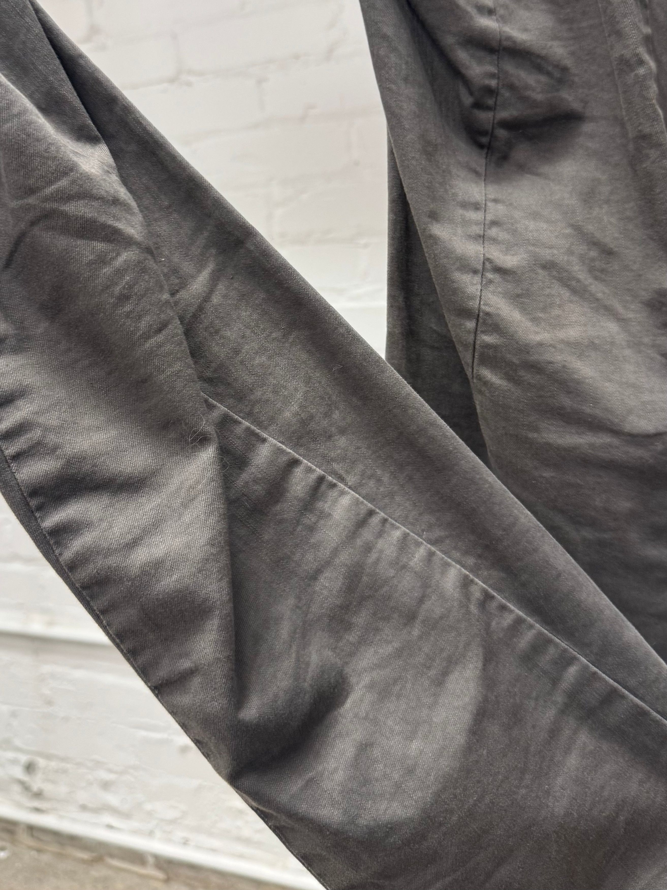 Julius SS2016 Julius 5oz J-Cut Darted Grey Slim Cut Pants Size US 31 - 2 Thumbnail