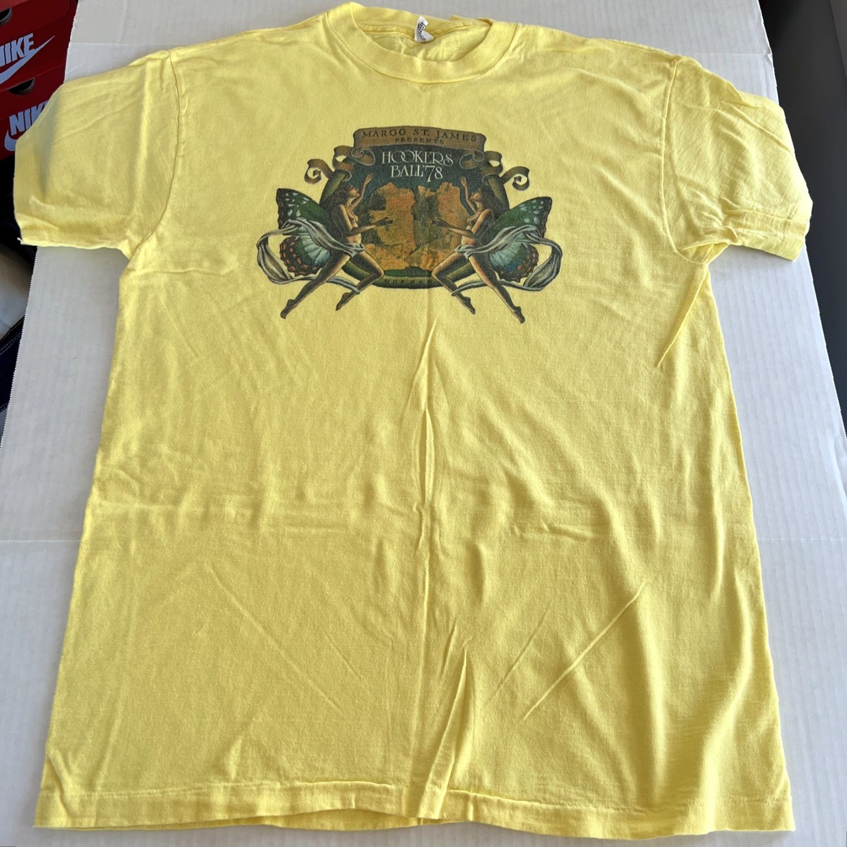 Hanes VINTAGE 1978 Hookers Ball Graphic Tee XL Hanes Short Sleeve Yellow Art Deco Unisex Size US XL / EU 56 / 4 - 6 Thumbnail