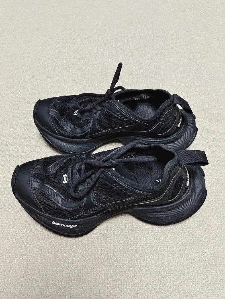 Balenciaga Balenciaga Circuit low-cut running shoes with round toe and Size US 5.5 / IT 35.5 - 1 Thumbnail
