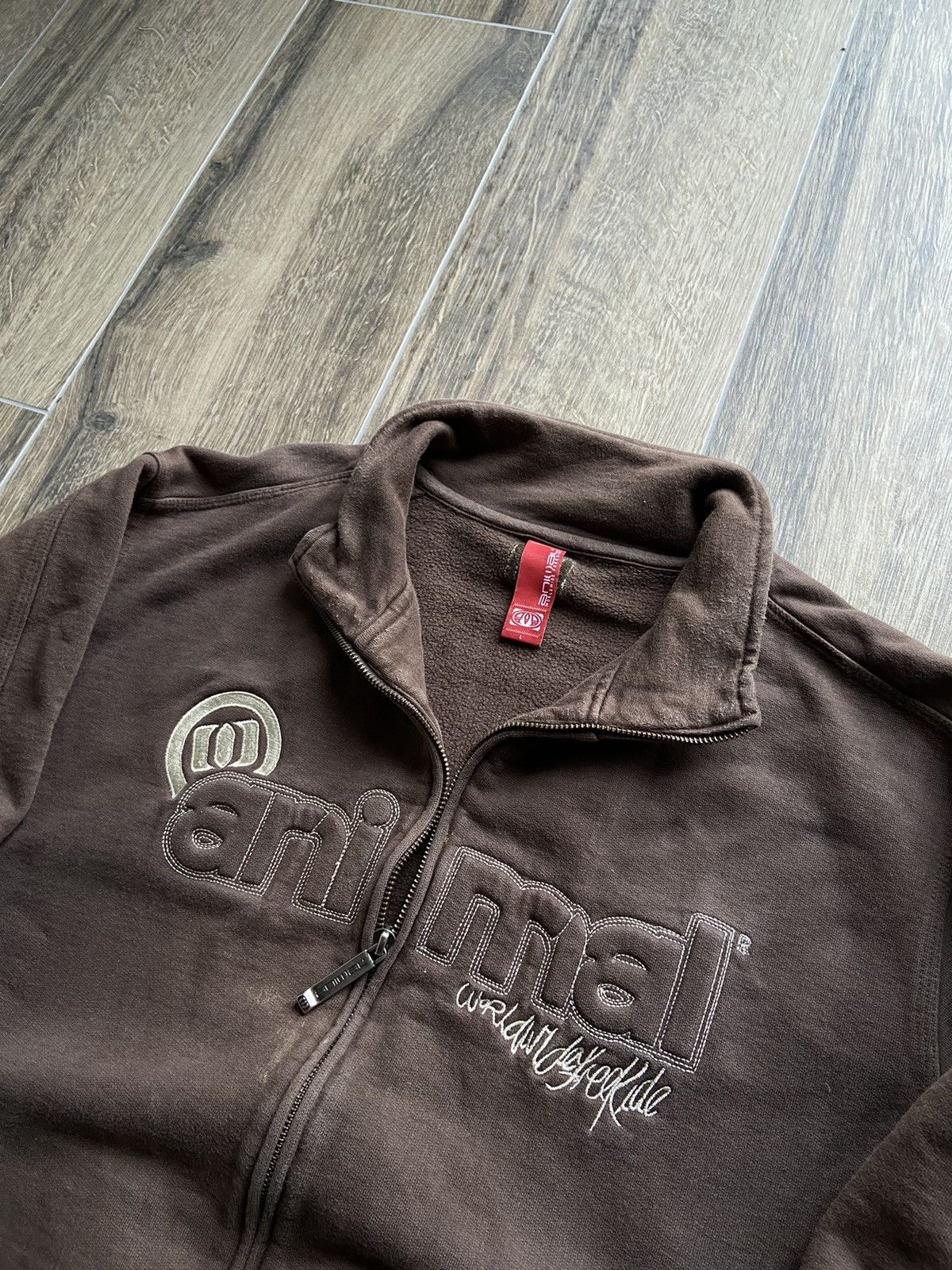 Vintage Vintage Animal Worldwide big logo y2k brown zip Size US L / EU 52-54 / 3 - 3 Thumbnail