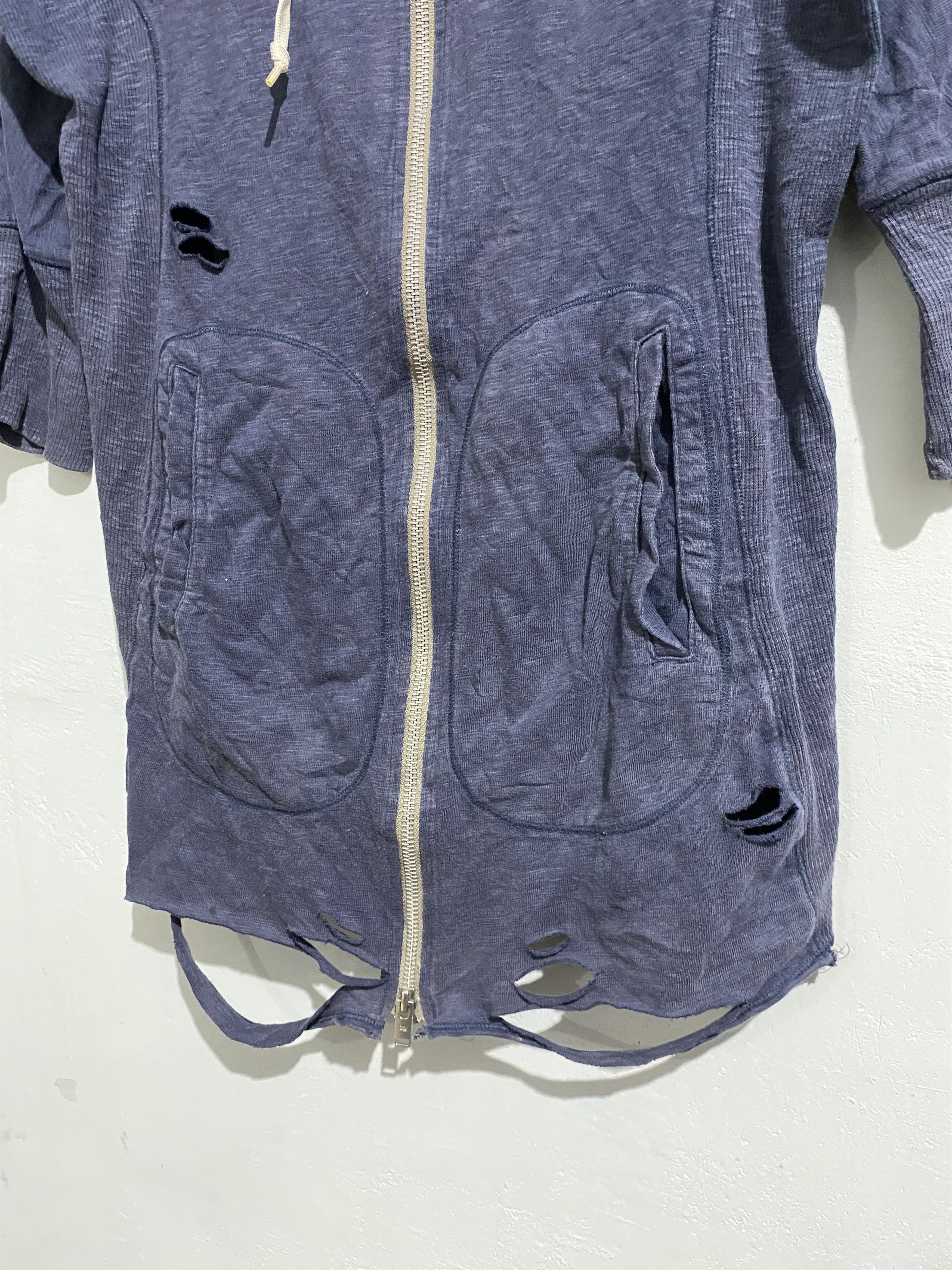 Jun Takahashi × Undercover × Uniqlo undercover x uniqlo uu distressed hoodie Size US S / EU 44-46 / 1 - 4 Thumbnail