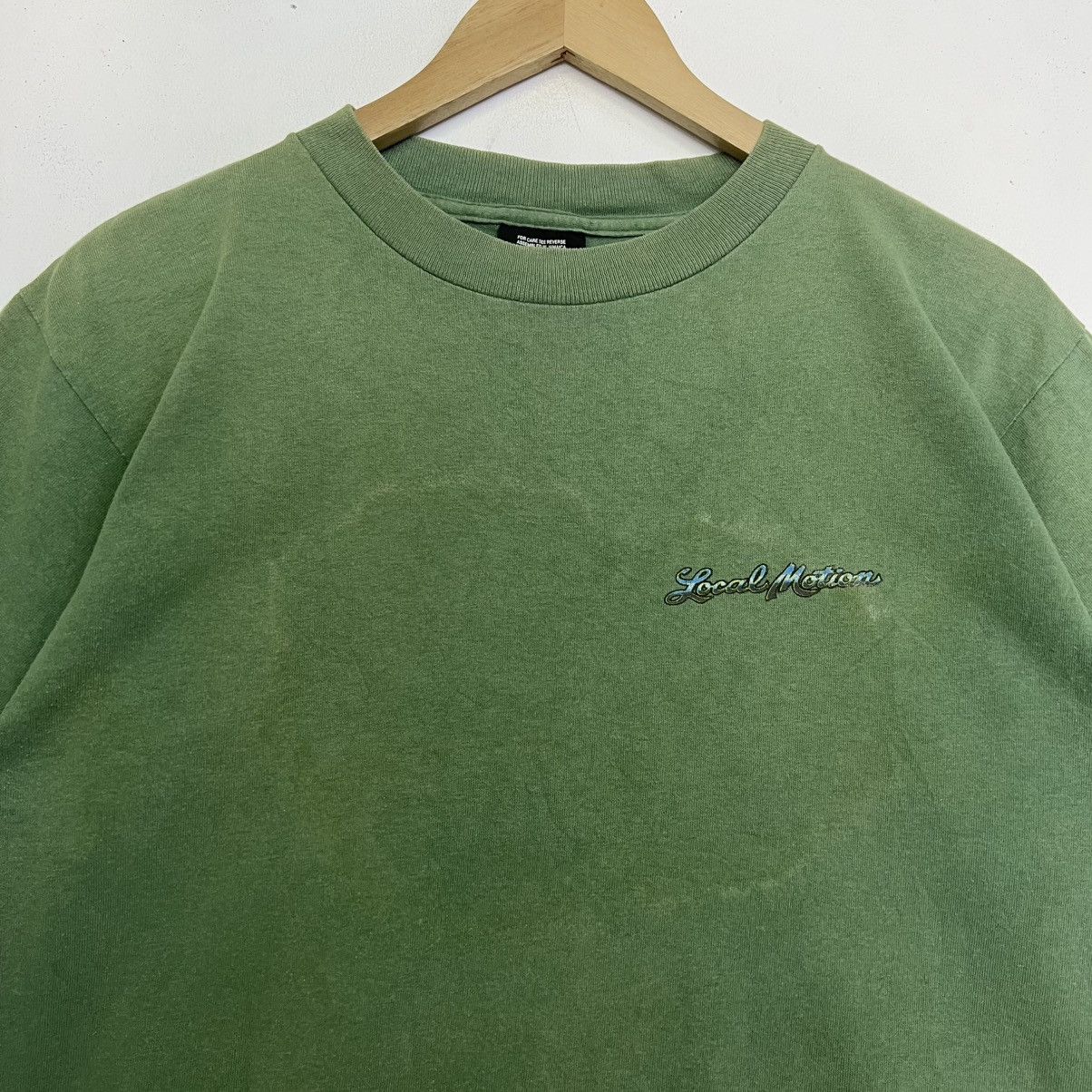 LOCAL MOTION 90 SURFING HAWAII BACKHITT TSHIRT