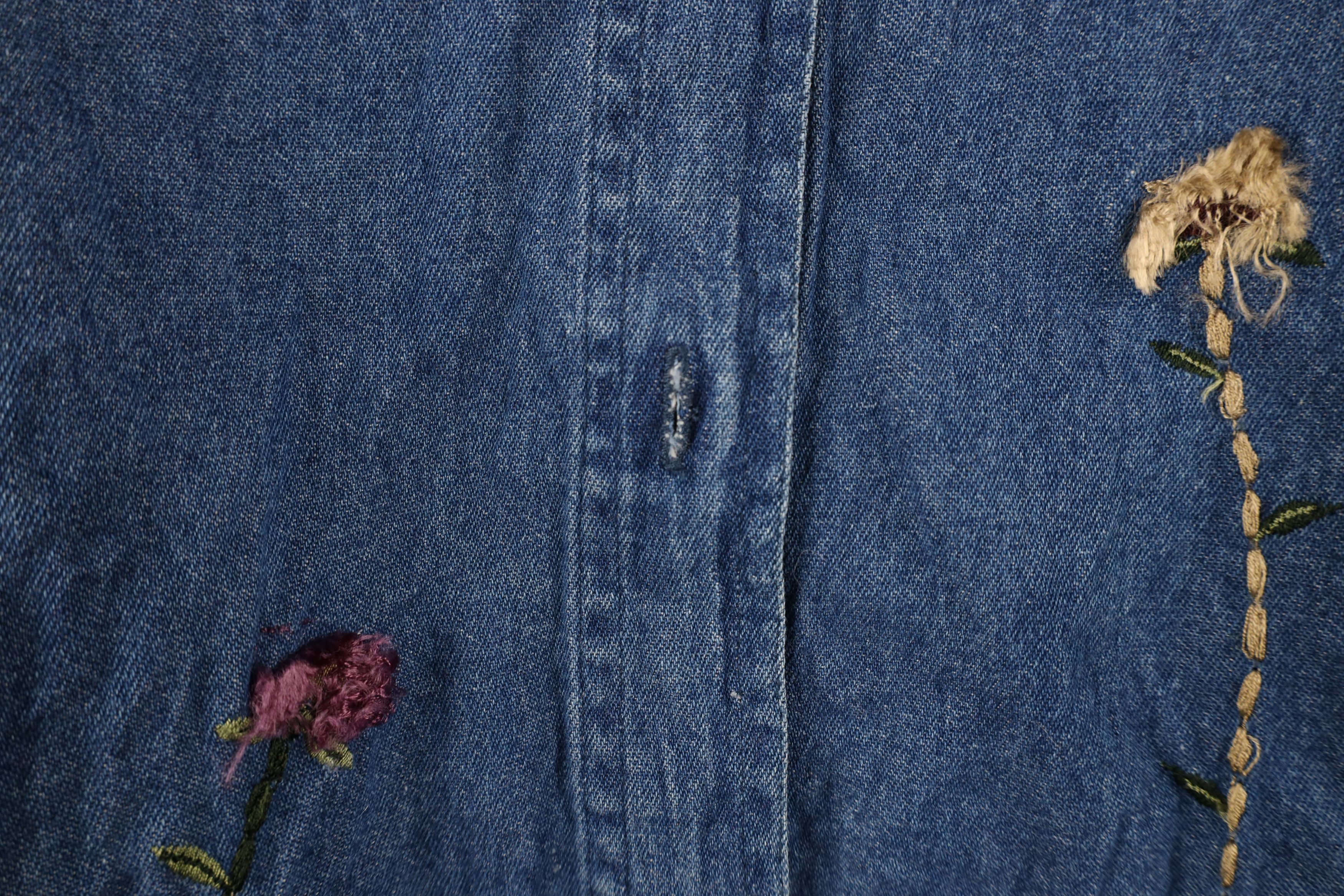 Vintage Vintage 90s Streetwear Flower Denim Jean Button Shirt Size XL / US 12-14 / IT 48-50 - 4 Thumbnail