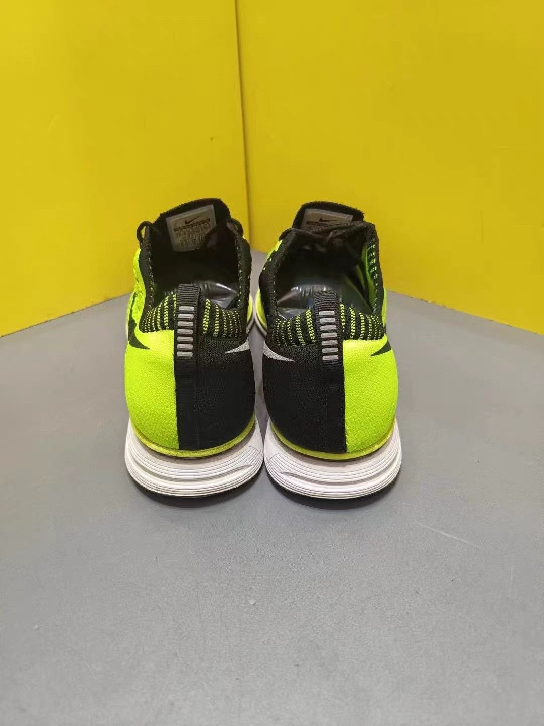 Nike Nike Flyknit Trainer+ Neon Volt K15 Size US 11.5 / EU 44-45 - 6 Thumbnail