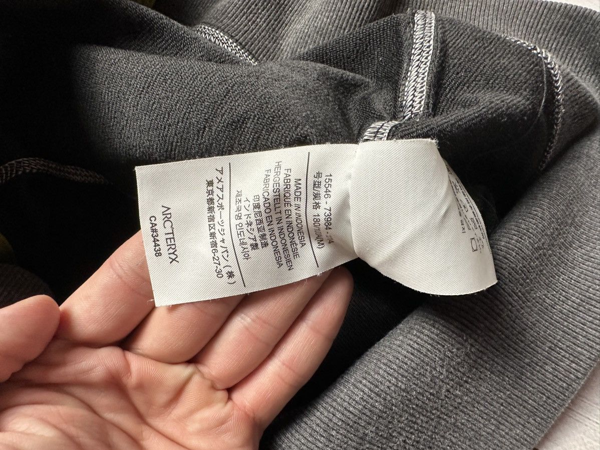 Arc'teryx × Vintage Vintage Arcteryx zip hoodie size M distressed logo Size US M / EU 48-50 / 2 - 7 Thumbnail