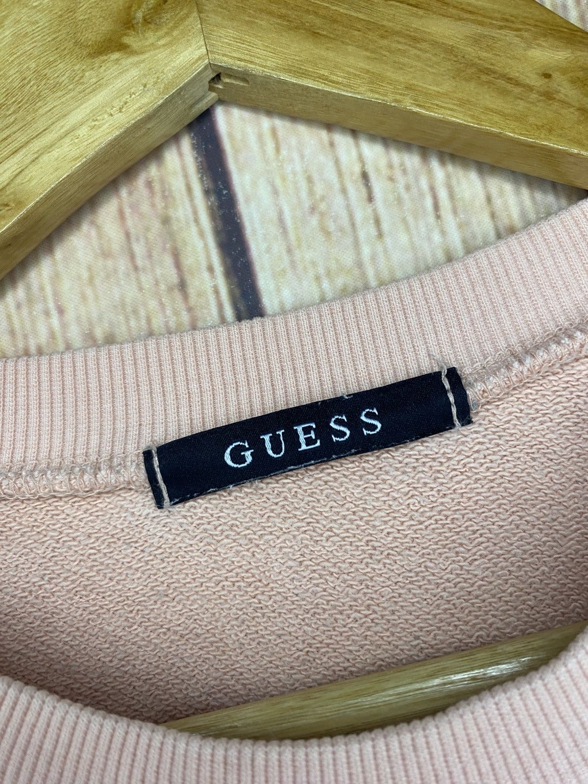 Guess GUESS Emboss Triangle Logo Crewneck Sweatshirt Size US L / EU 52-54 / 3 - 5 Thumbnail