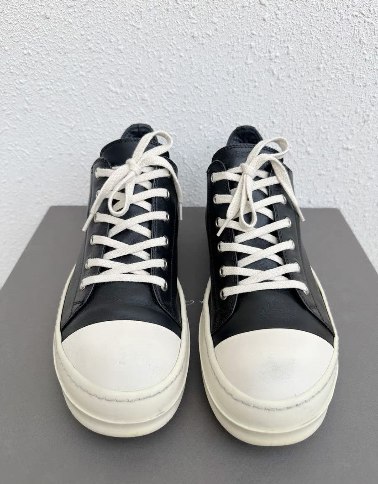 Rick Owens Rick Owens low-top Converse, new glossy calfskin version Size US 8 / EU 41 - 2 Thumbnail