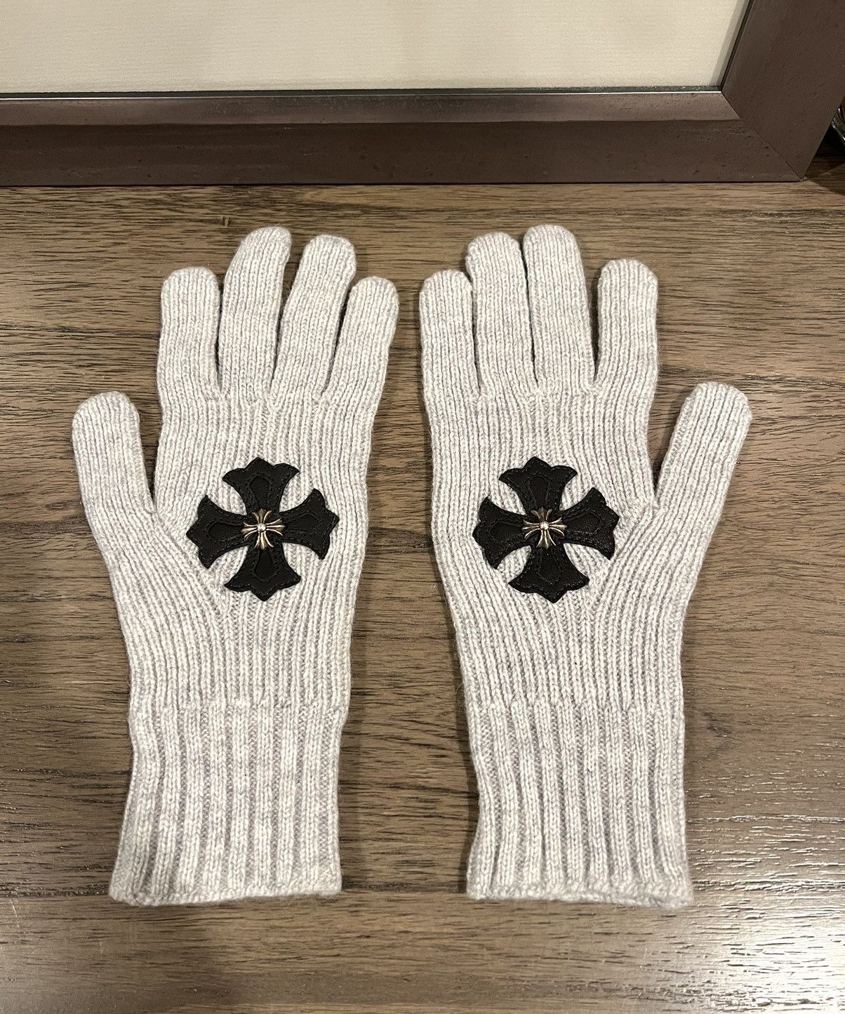 image of Chrome Hearts Cross Patch Cashmere Gloves in Grey, Men's