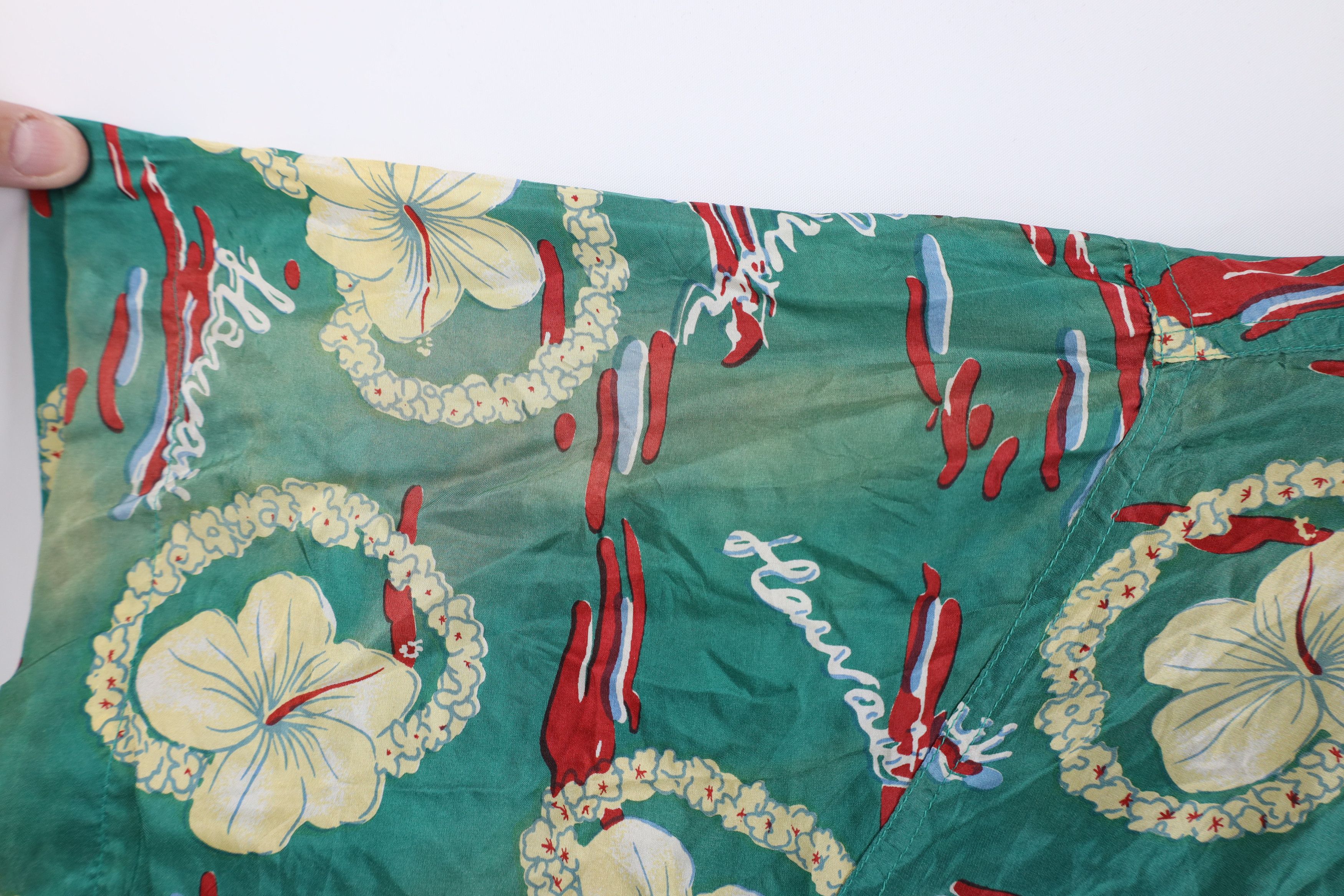 Vintage Vintage 90s Streetwear Hawaiian Luau Collared Button Shirt Size US XL / EU 56 / 4 - 7 Thumbnail