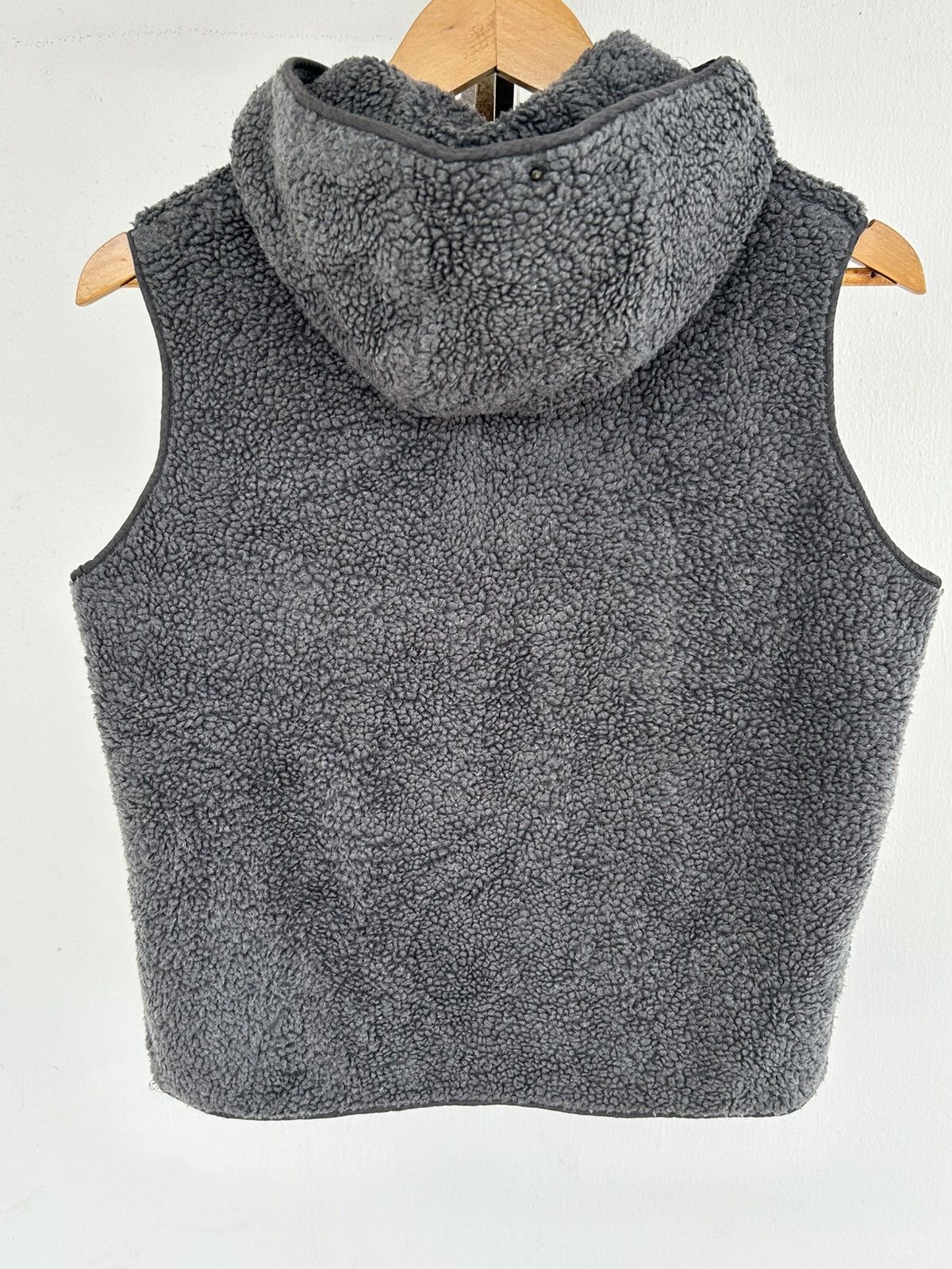Emporio Armani Emporio Armani Vintage Fleeve Sleeveless Hoodie Zip up Size US L / EU 52-54 / 3 - 2 Thumbnail