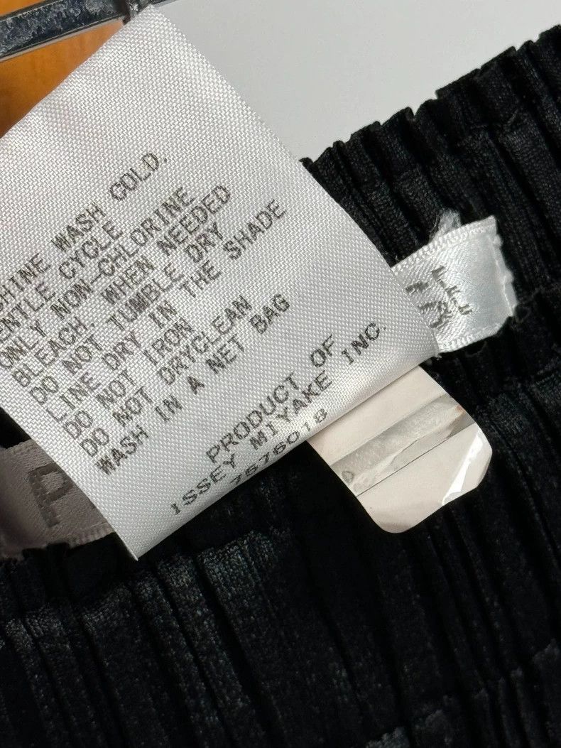Issey Miyake Issey Miyake size:2 Black pleated trousers Size 22" - 4 Thumbnail